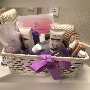 Purelis Premium Deluxe Bath & Body Gift Basket Lavender Chamomile Bath Set
